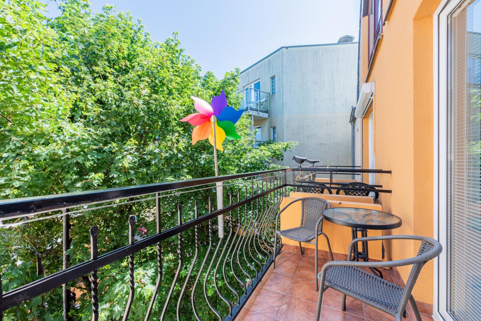 Apartament Z Balkonem Przy Latarni 150M Od Morza Kolobrzeg Exterior photo